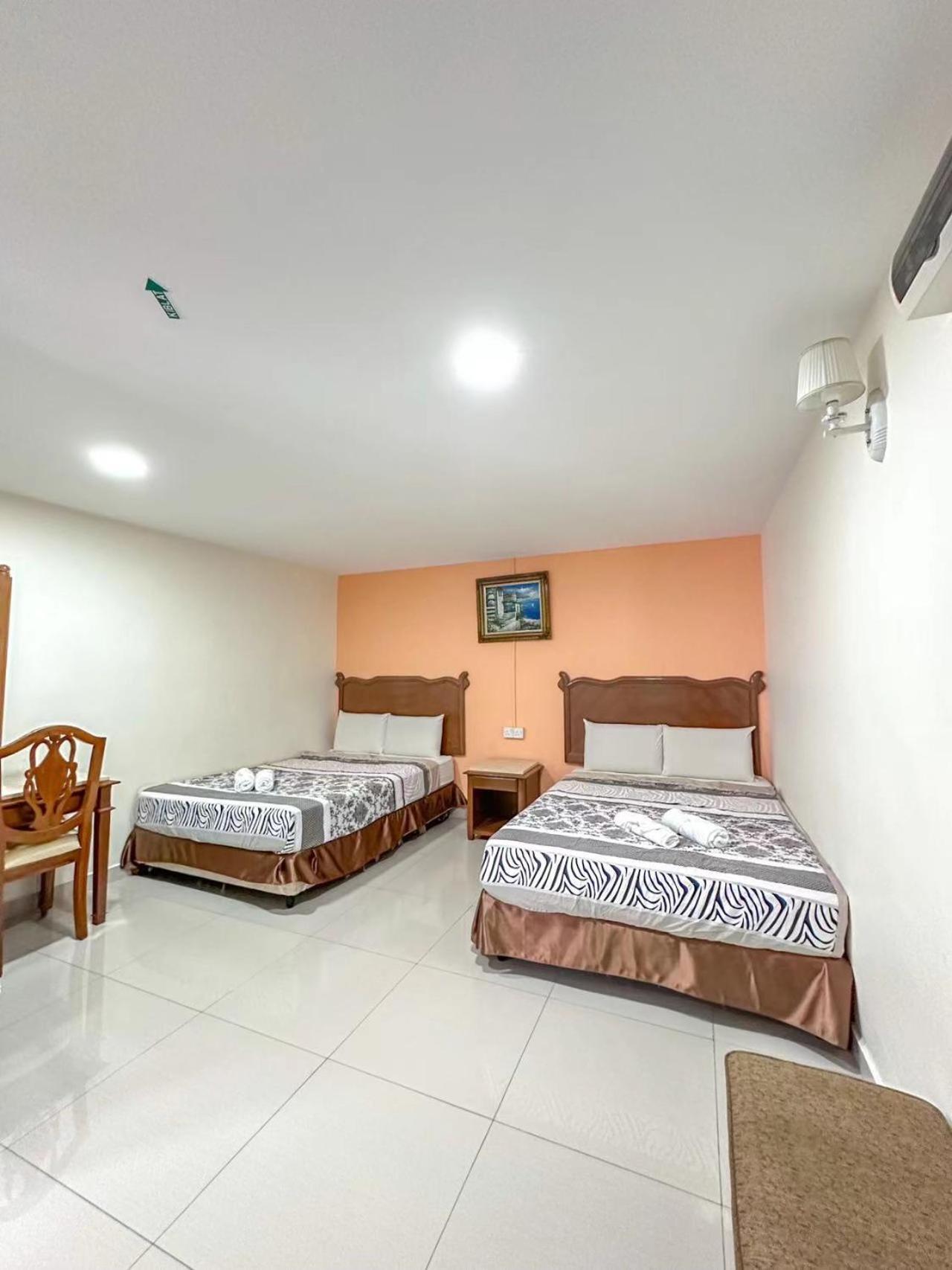 G Star Hotel Pantai Remis Bagian luar foto