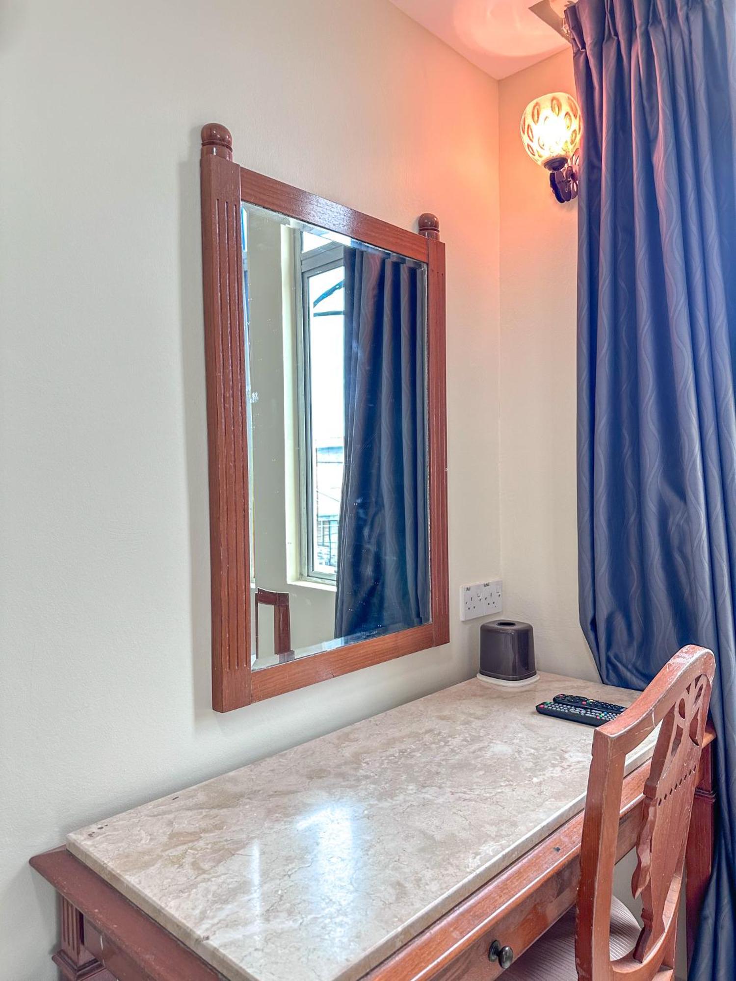 G Star Hotel Pantai Remis Bagian luar foto