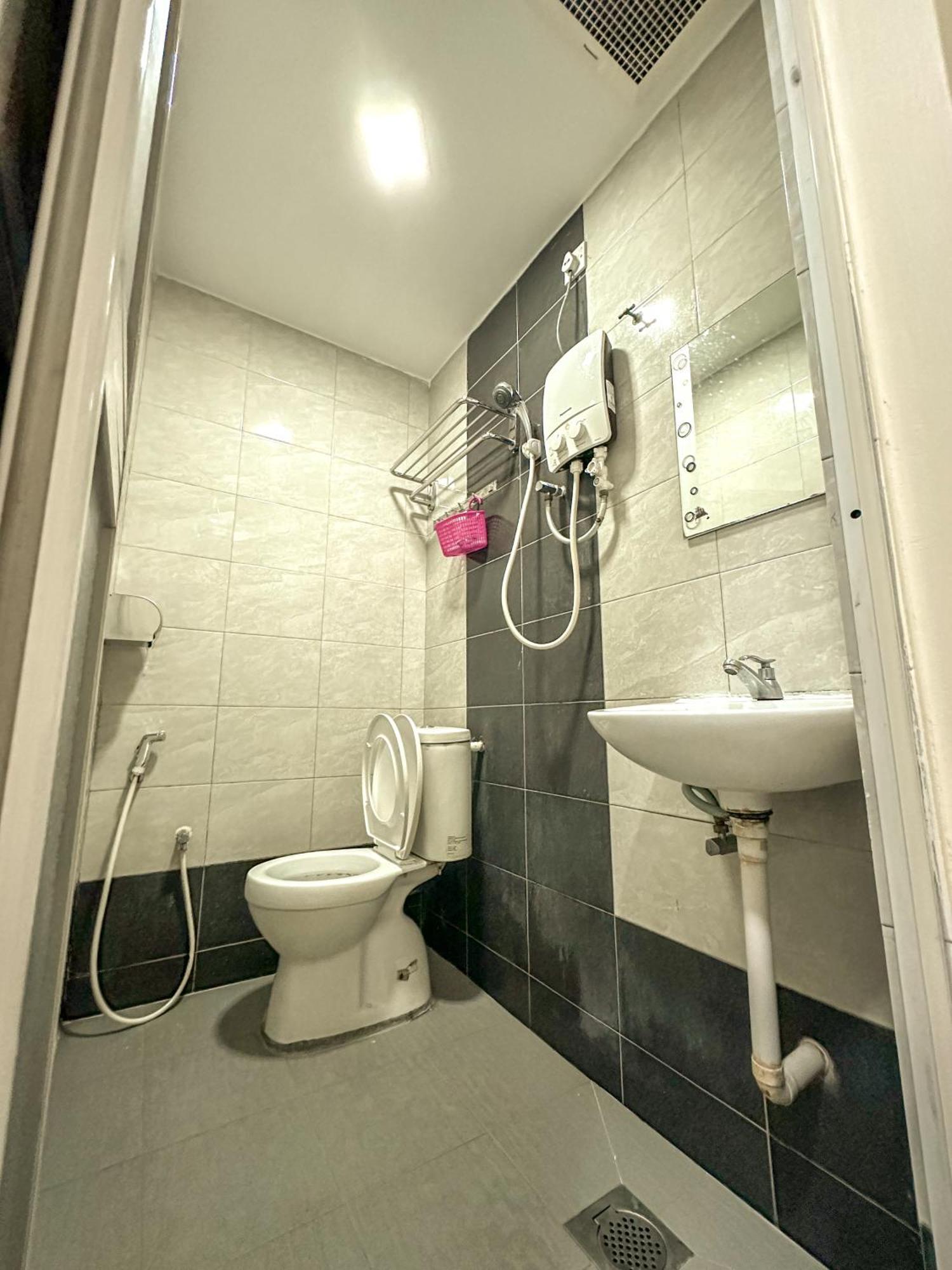 G Star Hotel Pantai Remis Bagian luar foto